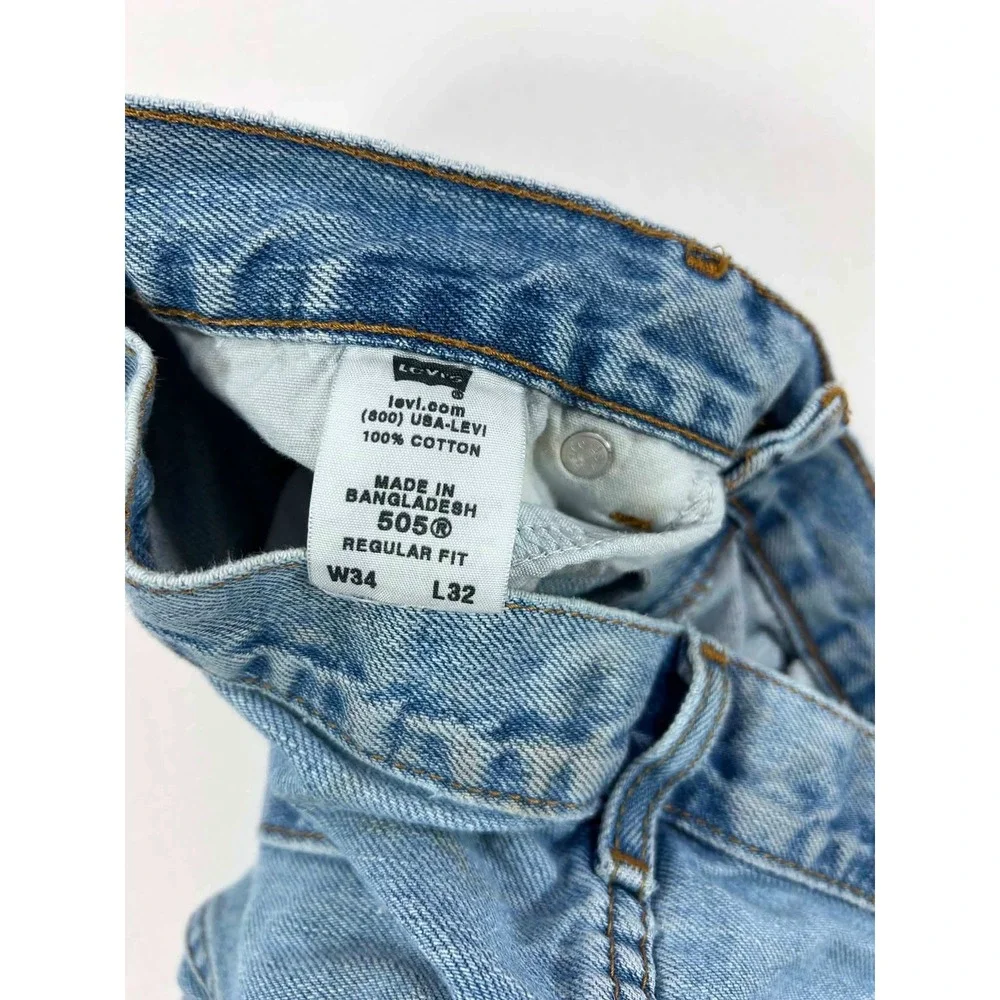 Levis 505 Regular Fit Light Wash Distressed Blue Jeans Mens 34x32 100% Cotton